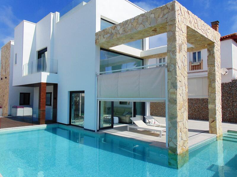 4 Cuarto Villa en venta