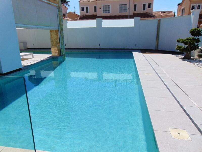4 Cuarto Villa en venta