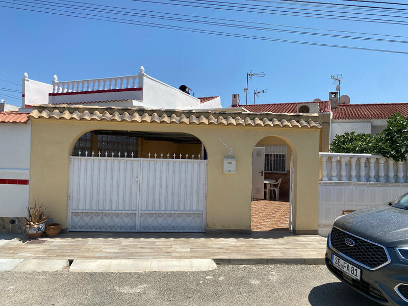 Villa till salu i Torrevieja, Alicante
