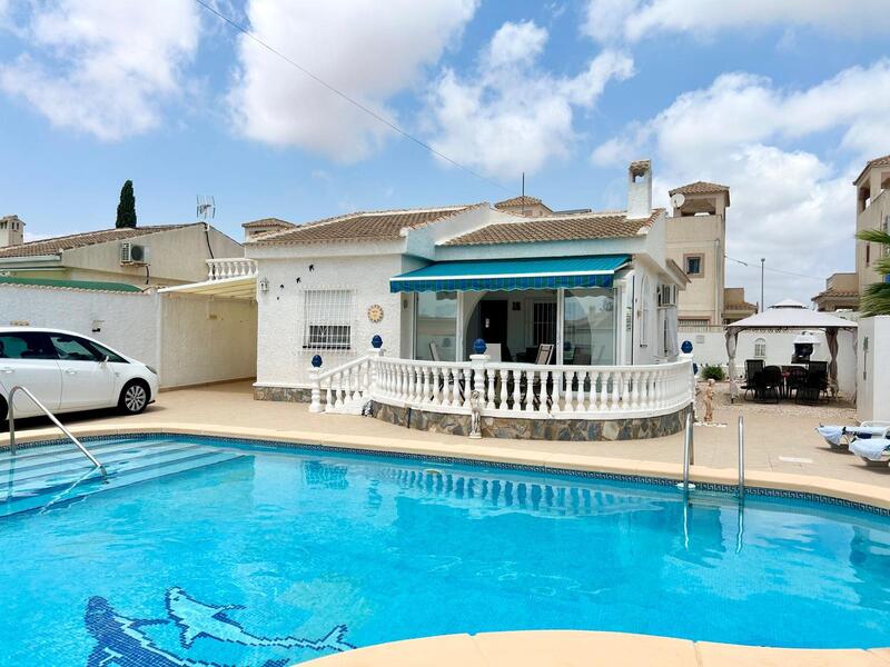 Villa à vendre dans Torrevieja, Alicante
