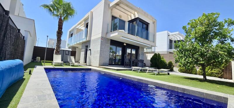 Villa for sale in Orihuela, Alicante