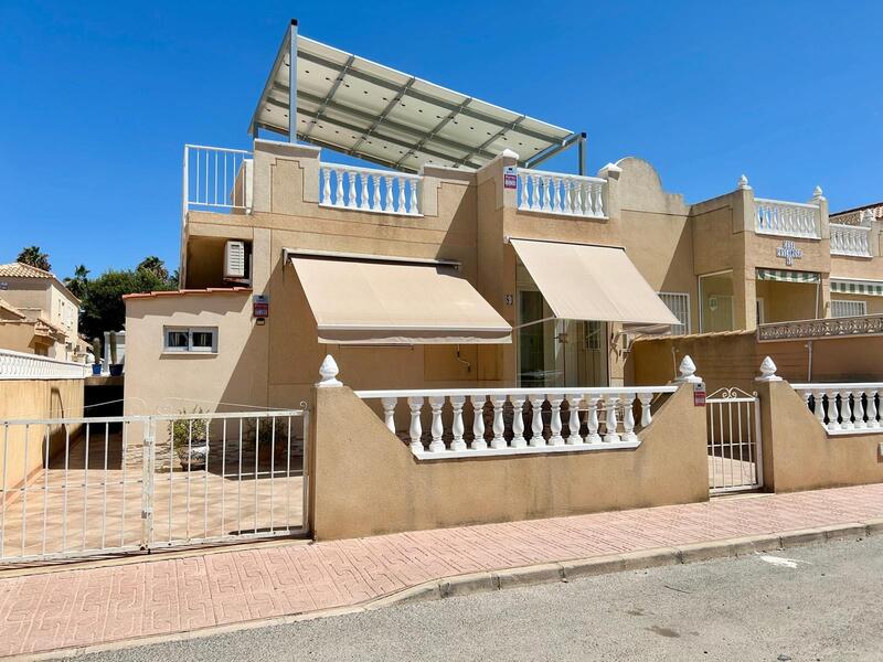 Villa Te koop in Torrevieja, Alicante