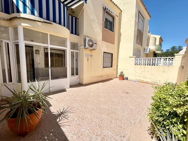 Villa til salgs i Torrevieja, Alicante