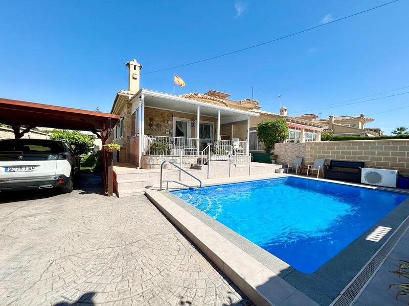 Villa for sale in Torrevieja, Alicante