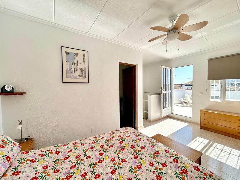 2 bedroom Townhouse for sale