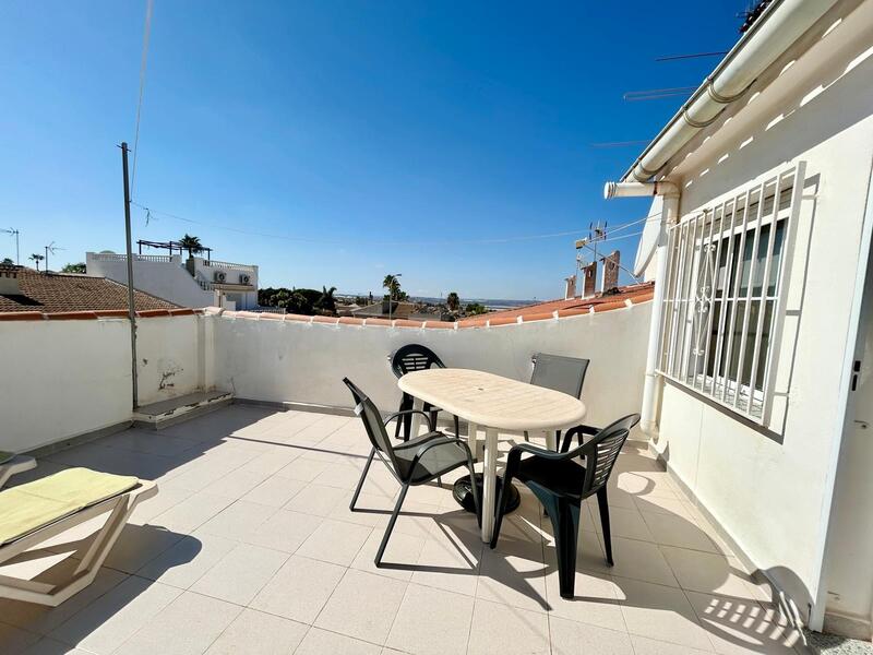 2 bedroom Townhouse for sale