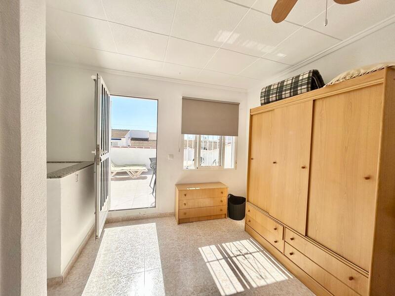 2 bedroom Townhouse for sale
