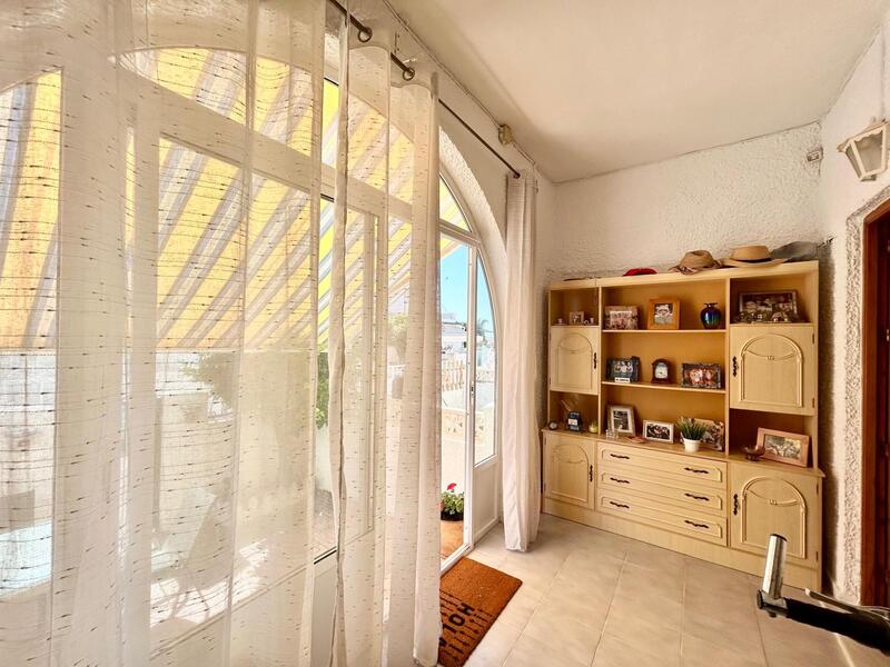 2 bedroom Townhouse for sale