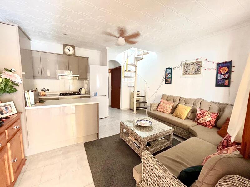 2 bedroom Townhouse for sale