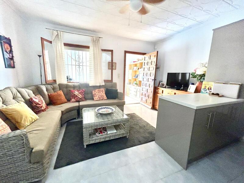 2 bedroom Townhouse for sale