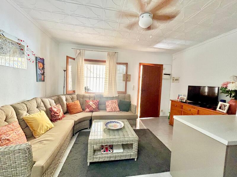 2 bedroom Townhouse for sale