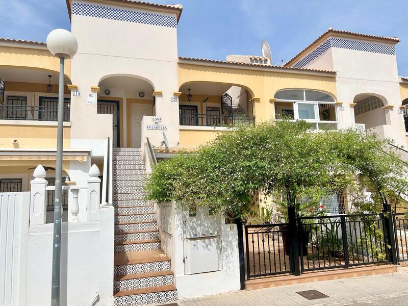 Villa til salgs i Orihuela Costa, Alicante