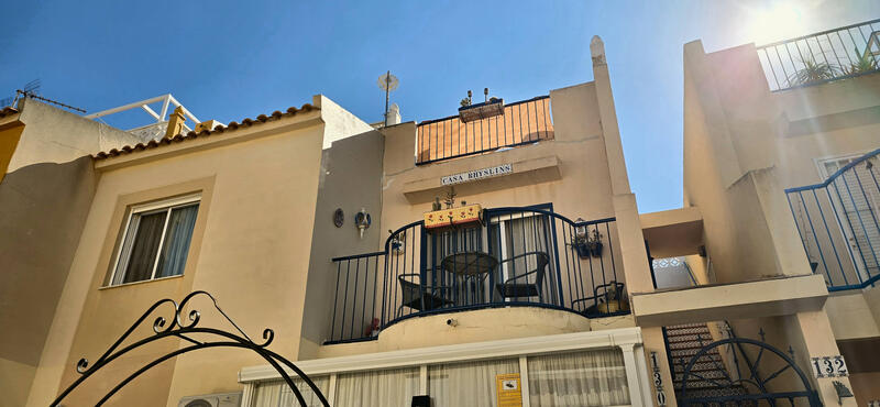 вилла продается в Torrevieja, Alicante