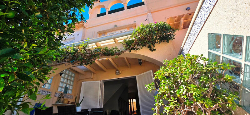 2 bedroom Townhouse for sale 2 bedroom Townhouse for sale