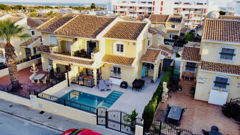 3 спальная комната вилла продается