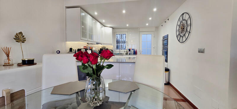 3 спальная комната вилла продается