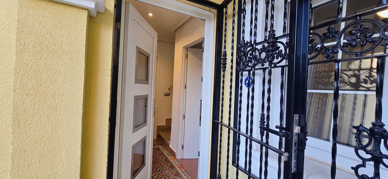 3 спальная комната вилла продается