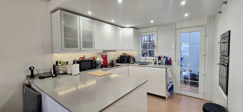 3 спальная комната вилла продается