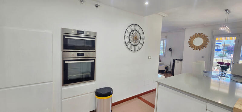 3 спальная комната вилла продается