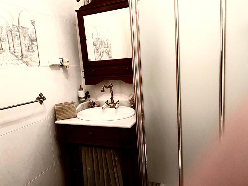 3 спальная комната городская тюрьма продается