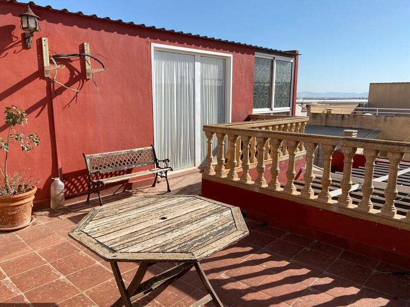 3 спальная комната городская тюрьма продается