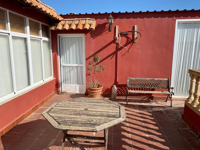 3 спальная комната городская тюрьма продается