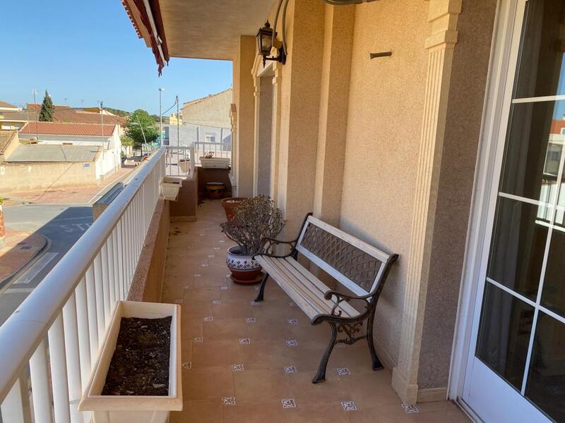 3 спальная комната городская тюрьма продается