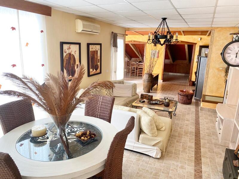 3 спальная комната городская тюрьма продается