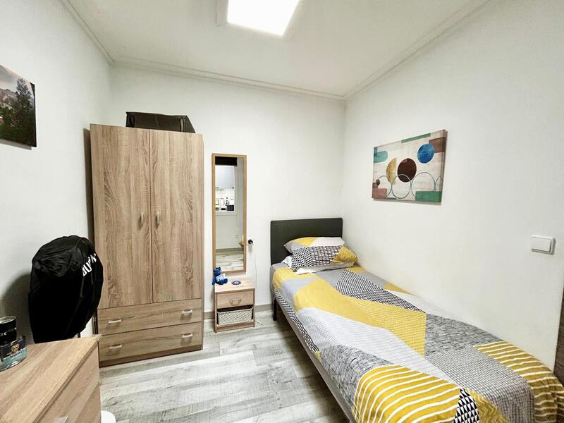 3 slaapkamer Gezinswoning Te koop