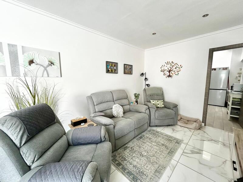 3 slaapkamer Gezinswoning Te koop