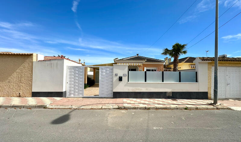 Villa à vendre dans Torrevieja, Alicante