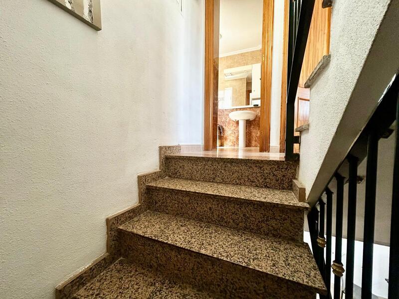 2 спальная комната городская тюрьма продается