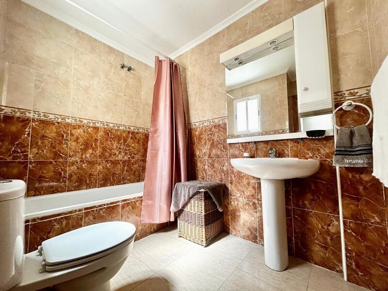 2 спальная комната городская тюрьма продается