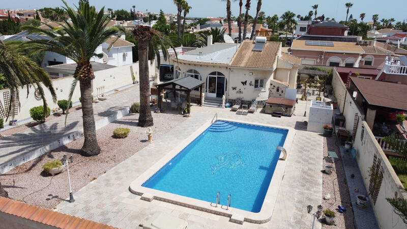 Villa zu verkaufen in Torrevieja, Alicante