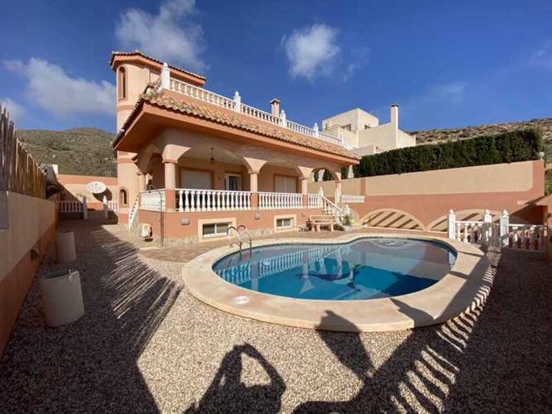 5 bedroom Villa in Bolnuevo