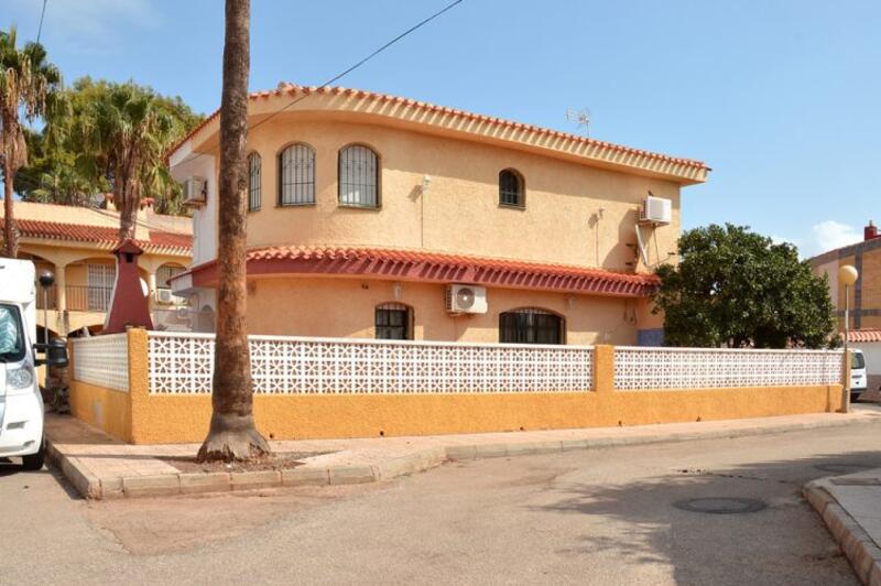 2 Cuarto Villa en venta