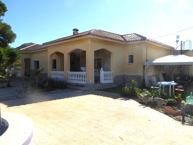 Villa til salgs i El Carmoli, Murcia