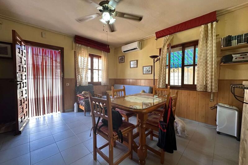 2 Cuarto Villa en venta