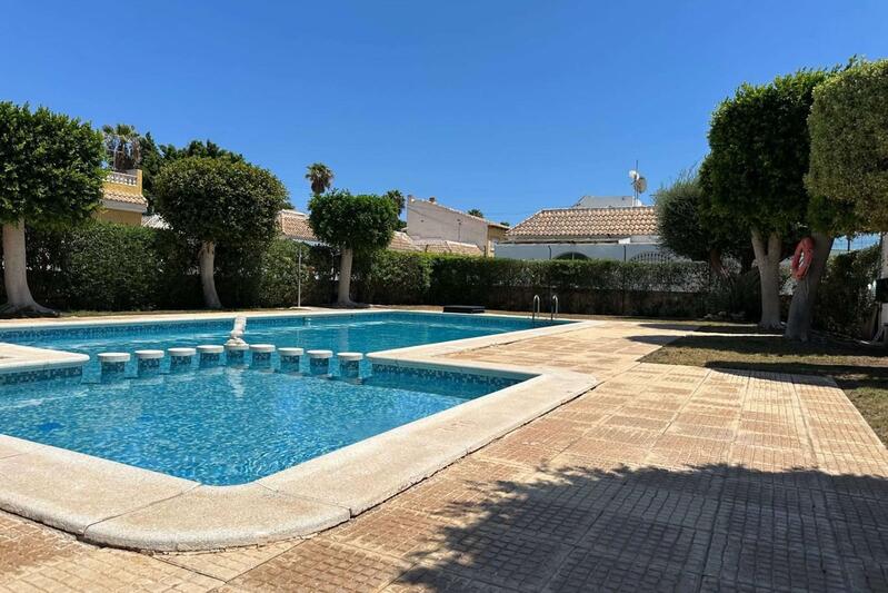 2 Cuarto Villa en venta