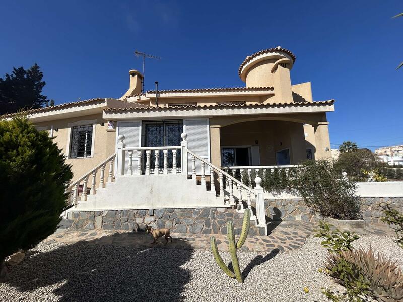 4 slaapkamer Villa Te koop