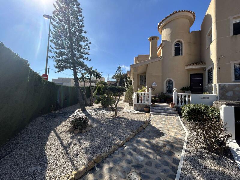 4 slaapkamer Villa Te koop