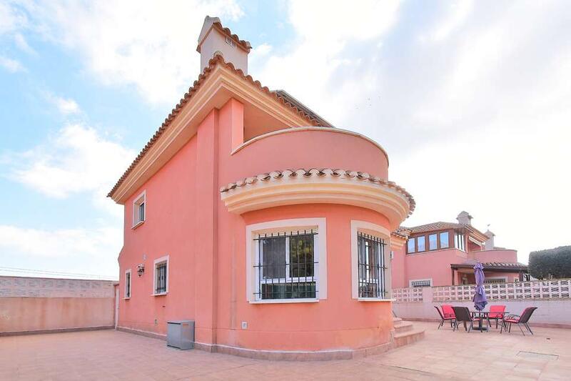 3 bedroom Villa for sale