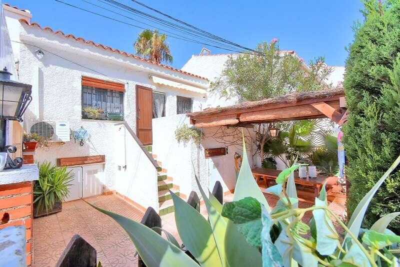 2 спальная комната вилла продается