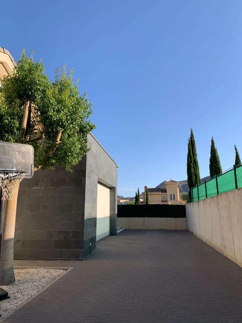 4 slaapkamer Villa Te koop