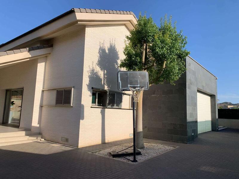 4 slaapkamer Villa Te koop