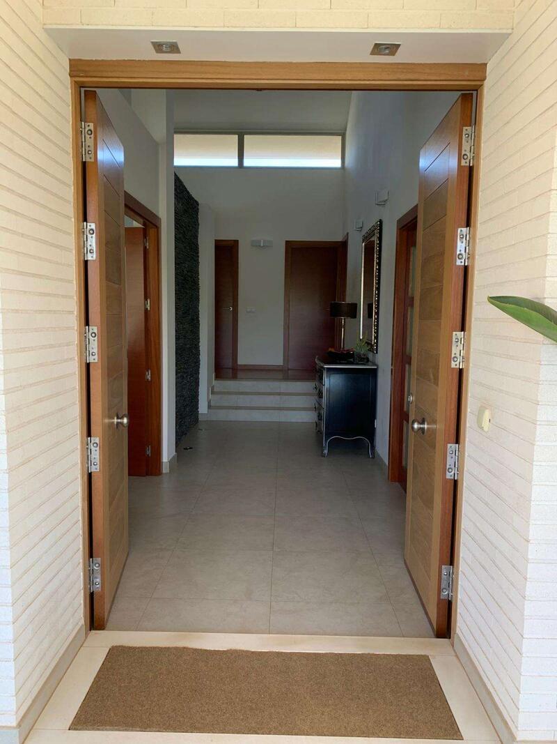 4 slaapkamer Villa Te koop
