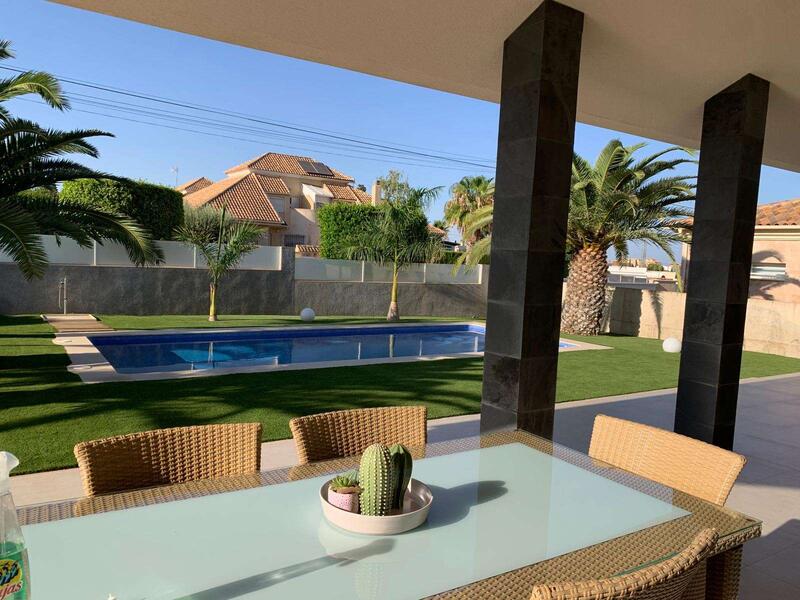4 slaapkamer Villa Te koop