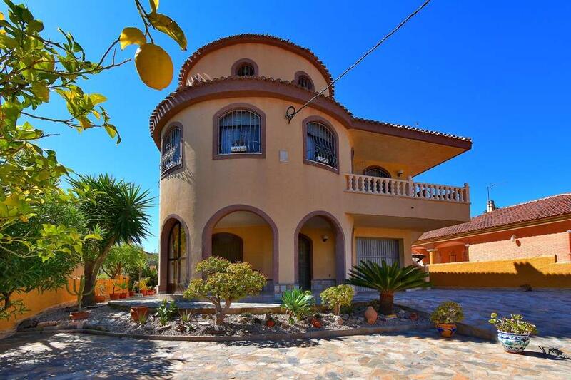 3 slaapkamer Villa Te koop 3 slaapkamer Villa Te koop