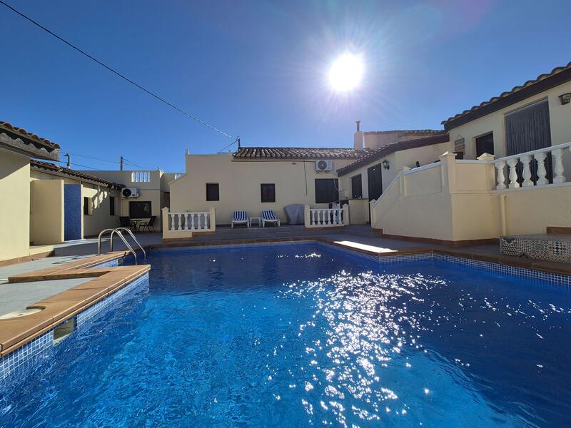 6 Cuarto Villa en venta