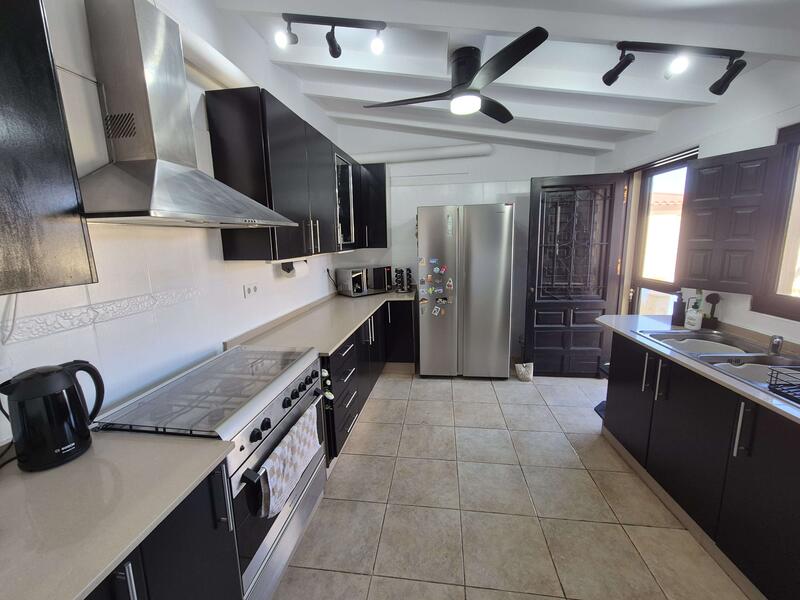 6 Cuarto Villa en venta